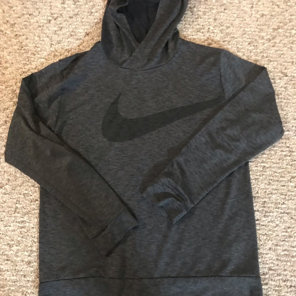Boys Nike dry fit hoody tee